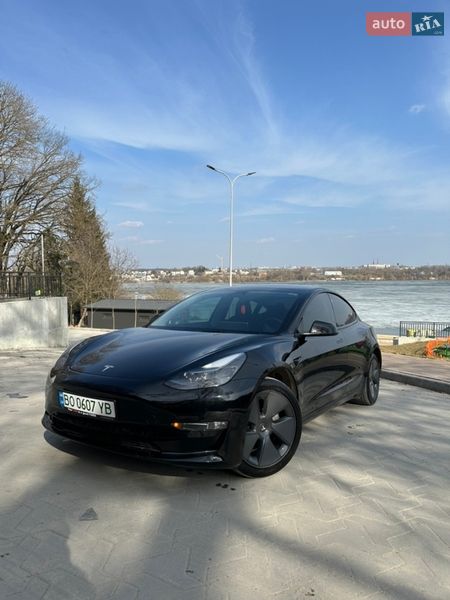 Седан Tesla Model 3 2022 в Тернополі