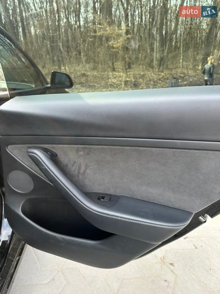 Седан Tesla Model 3 2022 в Тернополі