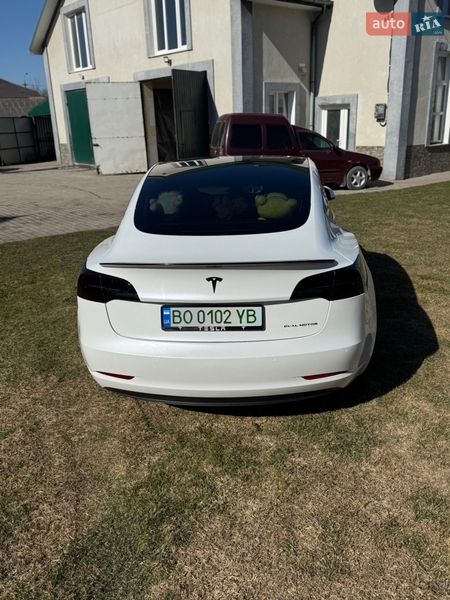 Седан Tesla Model 3 2022 в Львові