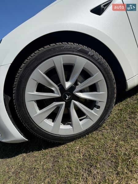Седан Tesla Model 3 2022 в Львові