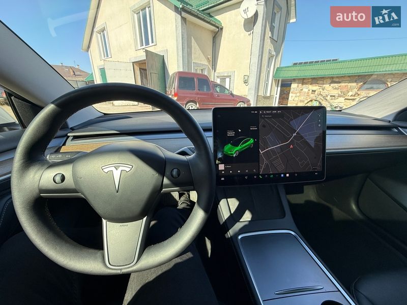 Седан Tesla Model 3 2022 в Львові