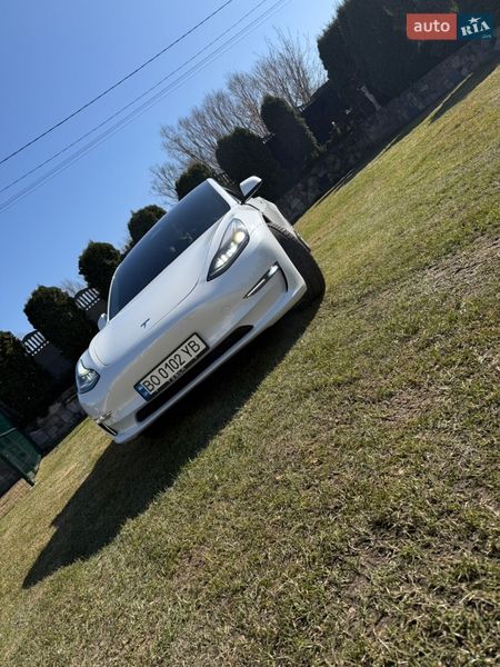 Седан Tesla Model 3 2022 в Львові