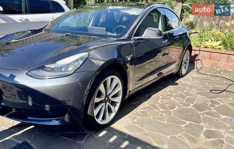 Седан Tesla Model 3 2018 в Киеве