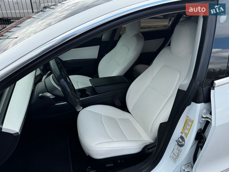 Седан Tesla Model 3 2019 в Николаеве