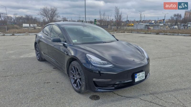 Tesla Model 3, фото из объявления