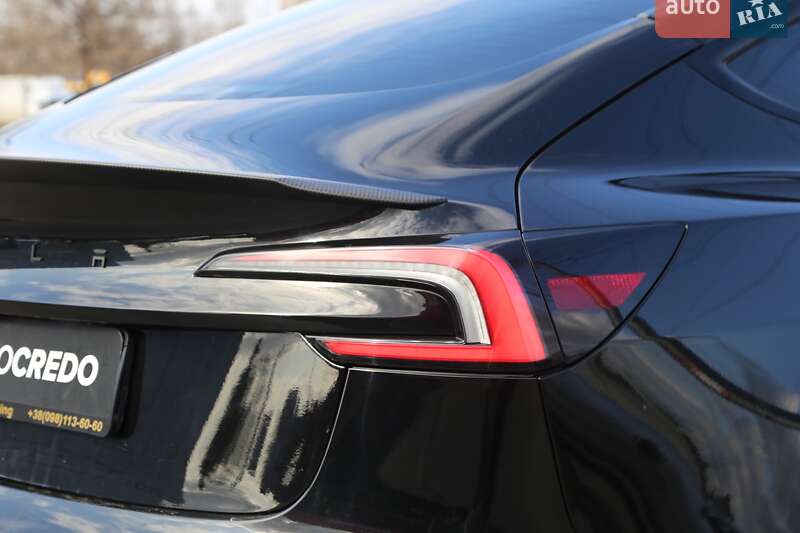 Седан Tesla Model 3 2024 в Києві