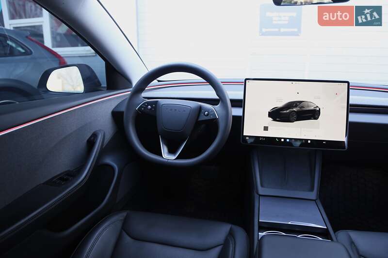 Седан Tesla Model 3 2024 в Києві