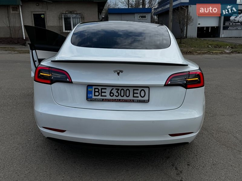 Седан Tesla Model 3 2019 в Николаеве