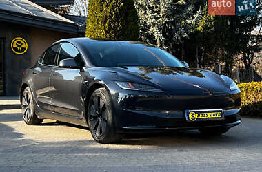 Седан Tesla Model 3 2024 в Львові