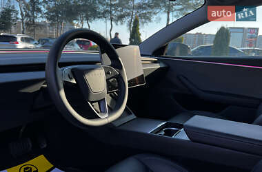 Седан Tesla Model 3 2024 в Львове