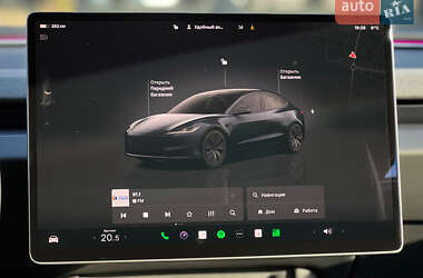 Седан Tesla Model 3 2024 в Львове