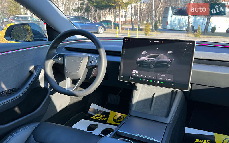 Седан Tesla Model 3 2024 в Львові