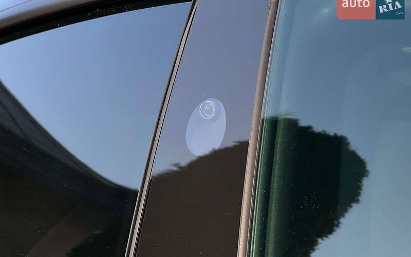 Седан Tesla Model 3 2024 в Львові