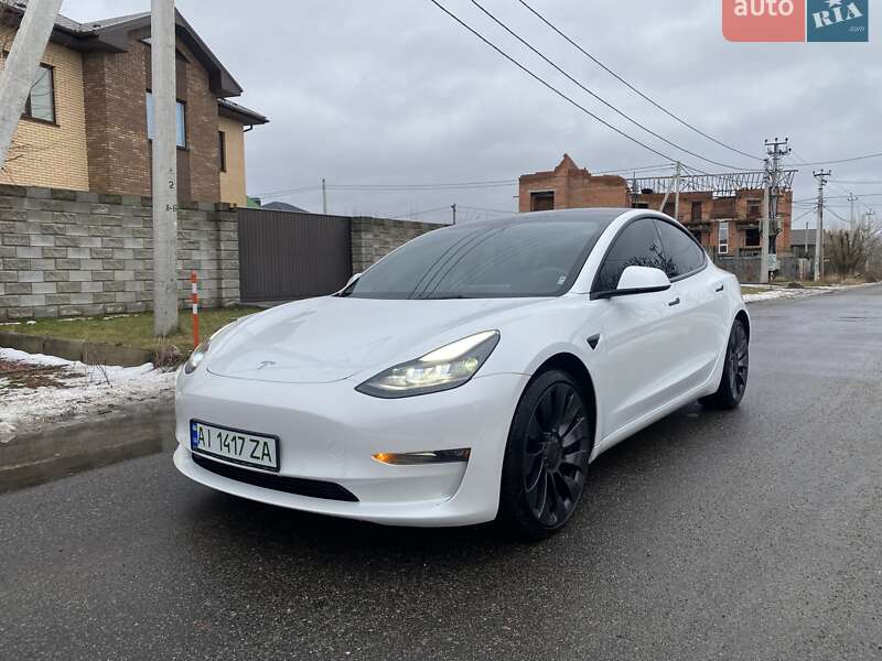 Седан Tesla Model 3 2022 в Киеве
