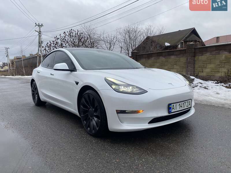 Седан Tesla Model 3 2022 в Киеве