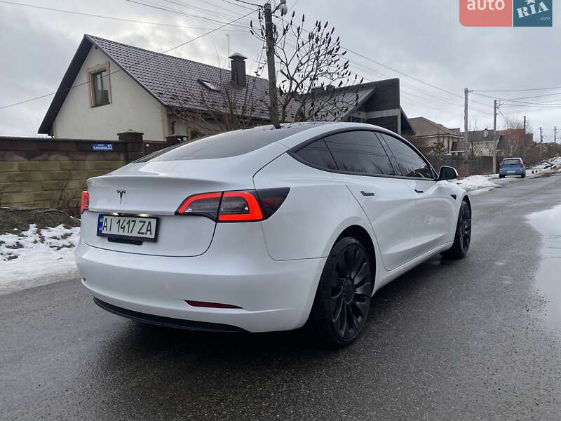 Седан Tesla Model 3 2022 в Киеве