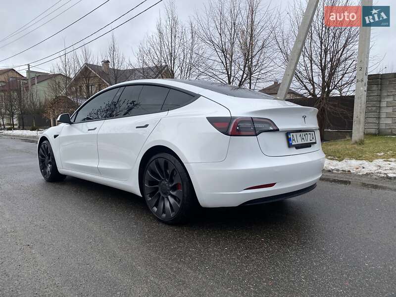 Седан Tesla Model 3 2022 в Киеве