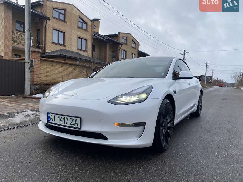 Седан Tesla Model 3 2022 в Киеве