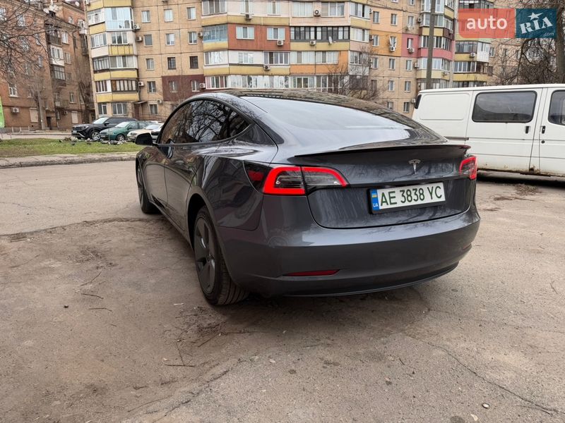 Седан Tesla Model 3 2023 в Кривом Роге
