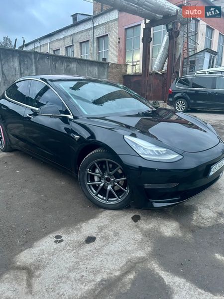 Седан Tesla Model 3 2019 в Виннице