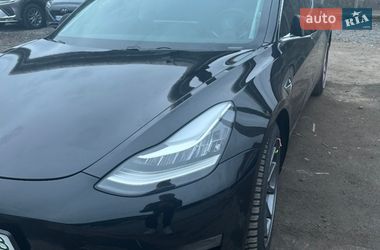 Седан Tesla Model 3 2019 в Виннице