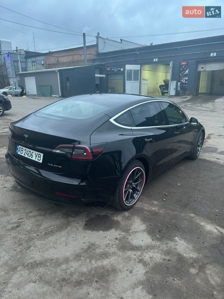 Седан Tesla Model 3 2019 в Виннице