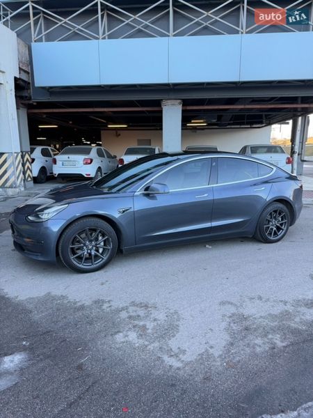 Седан Tesla Model 3 2019 в Киеве фото 49 Седан Tesla Model 3 2019 в Киеве