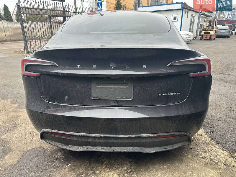 Седан Tesla Model 3 2025 в Києві