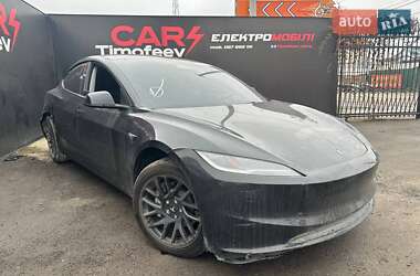 Седан Tesla Model 3 2025 в Киеве