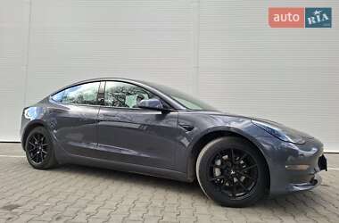 Седан Tesla Model 3 2021 в Львове