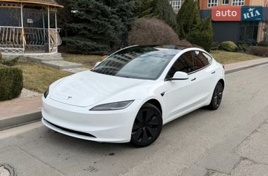 Седан Tesla Model 3 2025 в Дніпрі