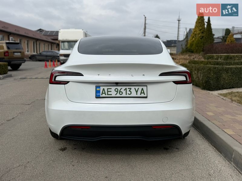 Седан Tesla Model 3 2025 в Дніпрі