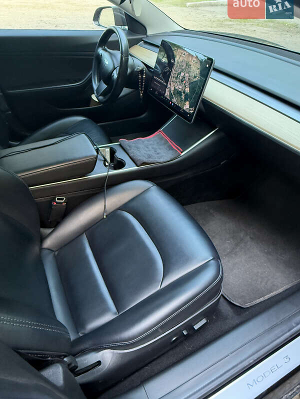 Седан Tesla Model 3 2018 в Львове фото 11 Седан Tesla Model 3 2018 в Львове