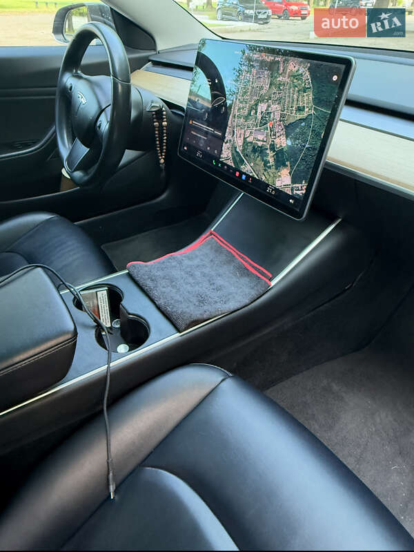 Седан Tesla Model 3 2018 в Львове фото 12 Седан Tesla Model 3 2018 в Львове