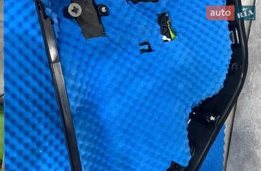 Седан Tesla Model 3 2023 в Львове