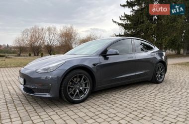 Седан Tesla Model 3 2022 в Луцке