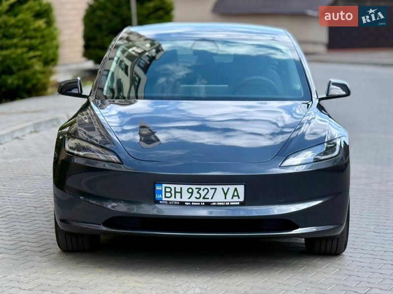 Седан Tesla Model 3 2025 в Одессе