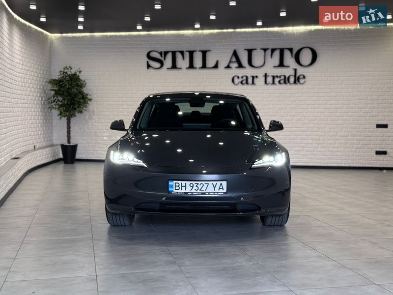 Седан Tesla Model 3 2025 в Одессе