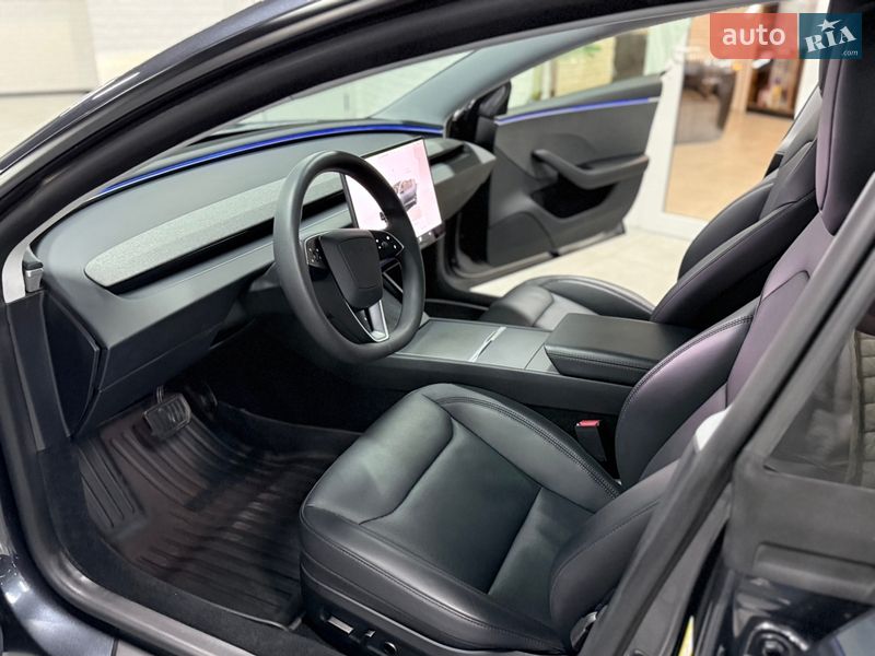 Седан Tesla Model 3 2025 в Одессе