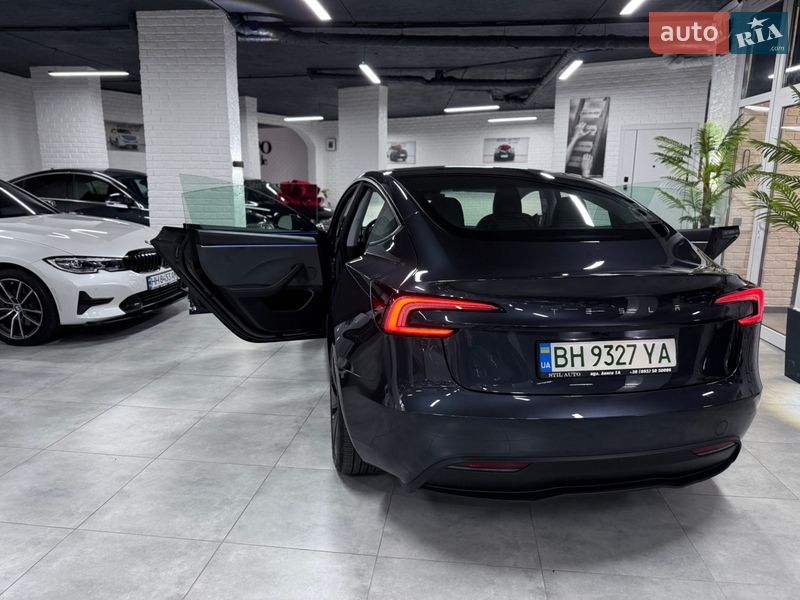 Седан Tesla Model 3 2025 в Одессе