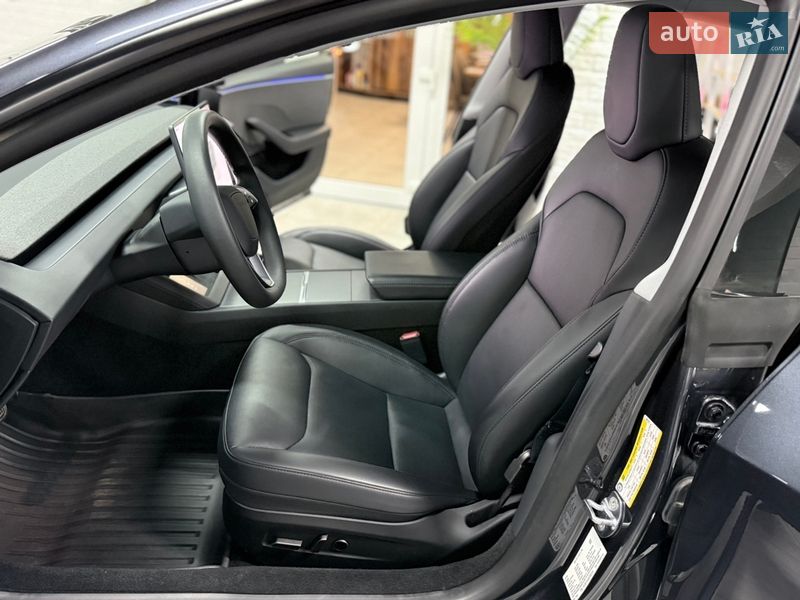 Седан Tesla Model 3 2025 в Одессе