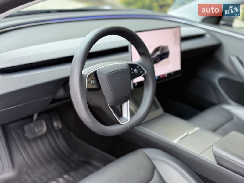Седан Tesla Model 3 2025 в Одессе