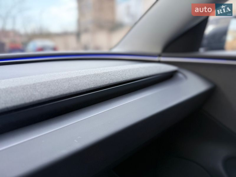 Седан Tesla Model 3 2025 в Одессе