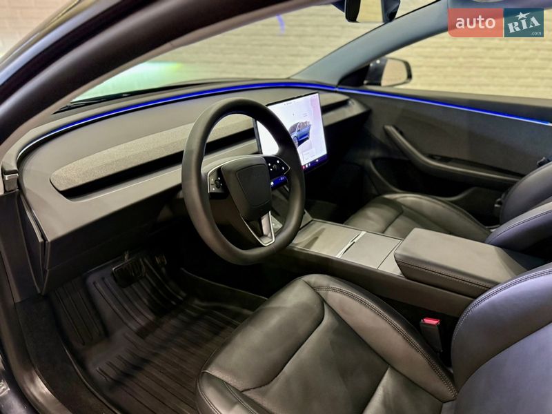 Седан Tesla Model 3 2025 в Одессе