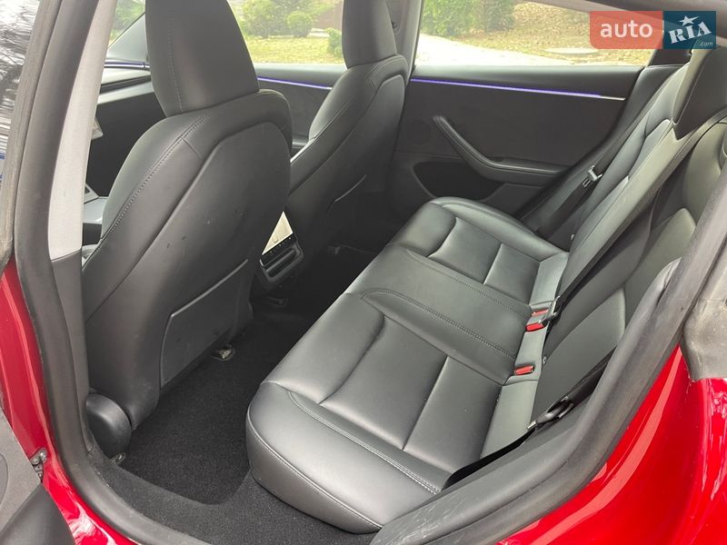 Седан Tesla Model 3 2024 в Новояворовске