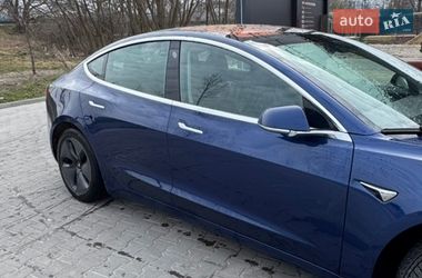Седан Tesla Model 3 2019 в Львове