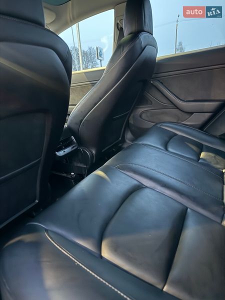Седан Tesla Model 3 2019 в Львове
