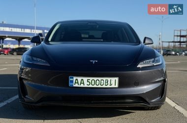 Седан Tesla Model 3 2024 в Киеве