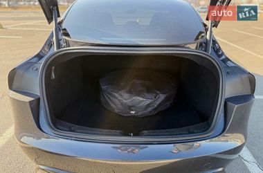 Седан Tesla Model 3 2024 в Киеве