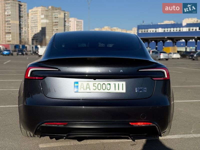 Седан Tesla Model 3 2024 в Киеве